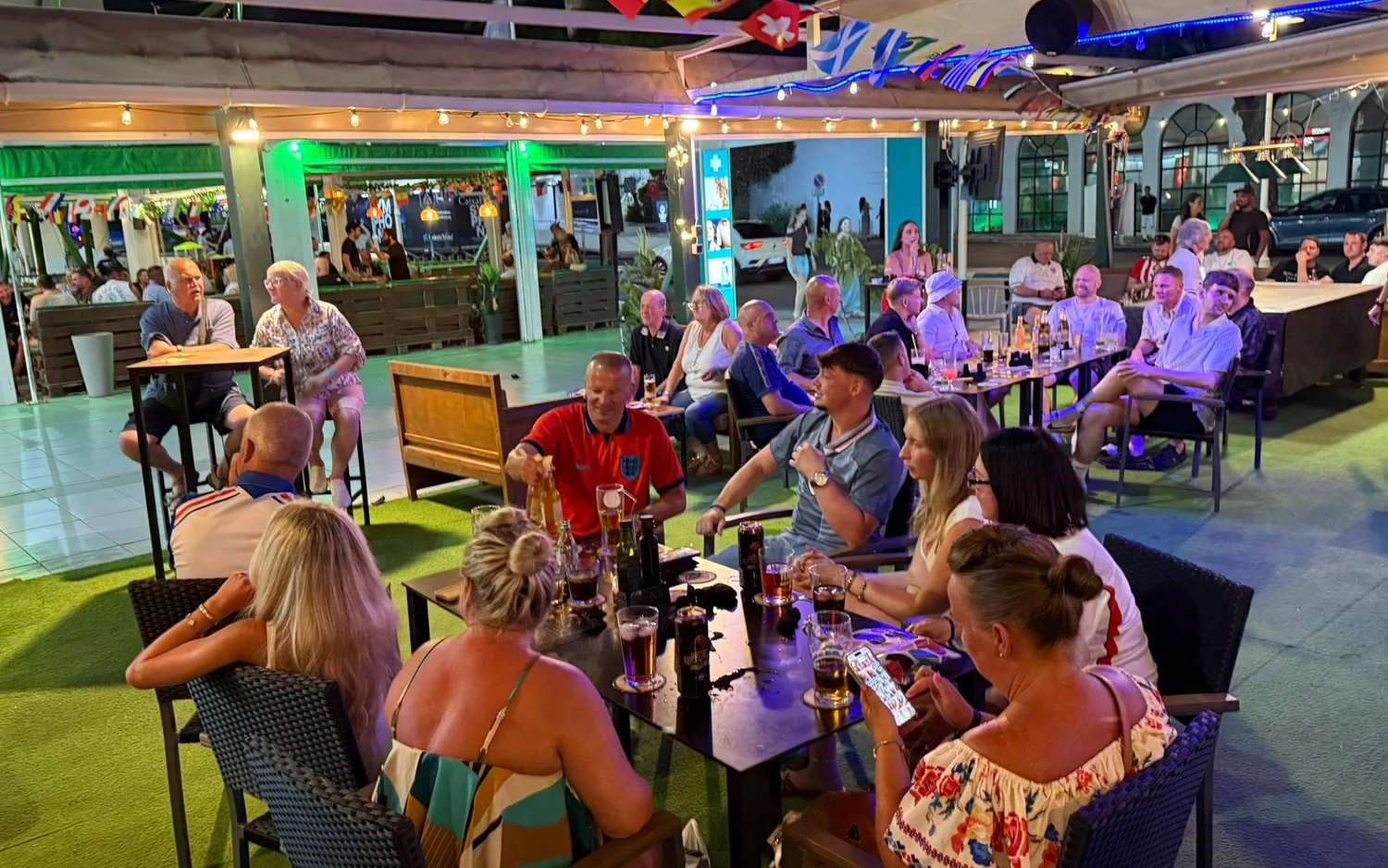 Big screen sports night at MT Pockets, Puerto Marina, Benalmádena